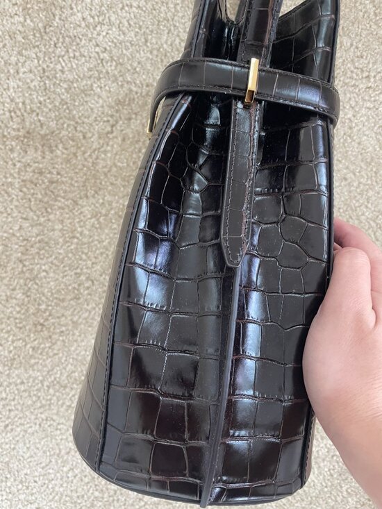 Toteme Belted Bucket Bag - Picture 6 of 8